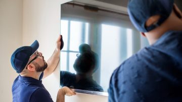 Instalação de TV segura com a Conquista Montagens